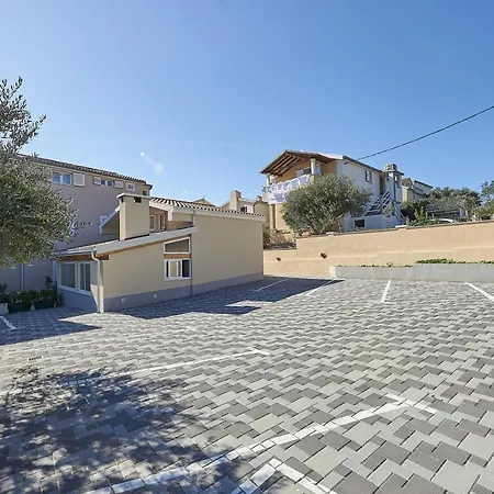 With Parking Space Mavarstica, Ciovo - 17821 Daire Trogir