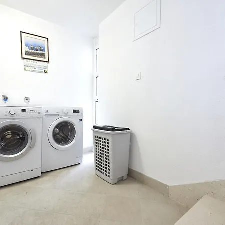 Daire With Parking Space Mavarstica, Ciovo - 17821 *