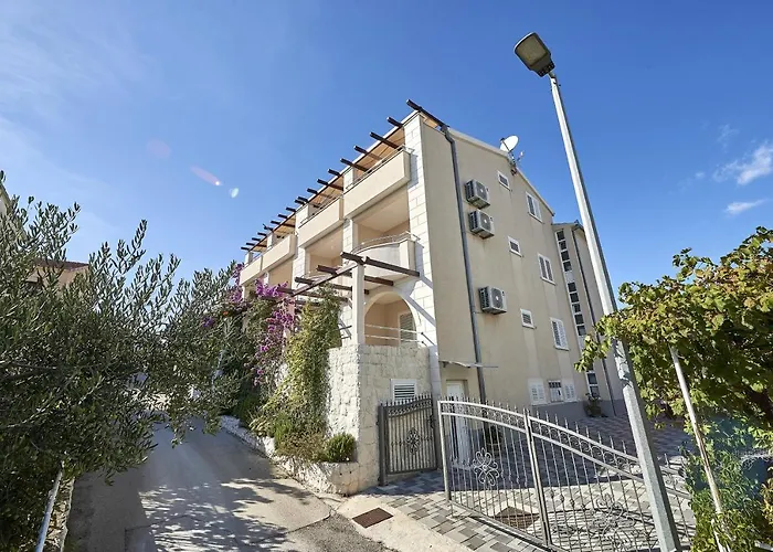 Διαμέρισμα With Parking Space Mavarstica - Ciovo - 17821