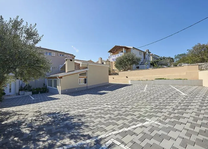 With Parking Space Mavarstica - Ciovo - 17821 Διαμέρισμα Τρογκίρ