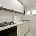 With Parking Space Mavarstica - Ciovo - 17821 דירה טרוגיר