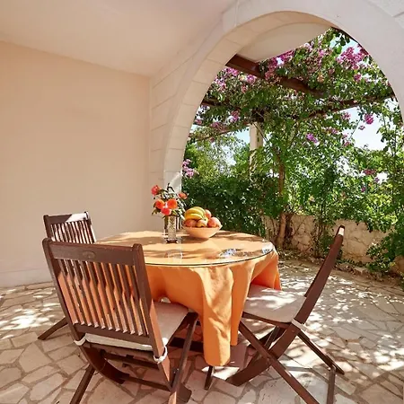 With Parking Space Mavarstica, Ciovo - 17821 Апартаменты Трогир
