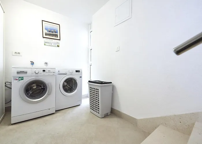 Appartement With Parking Space Mavarstica - Ciovo - 17821 *